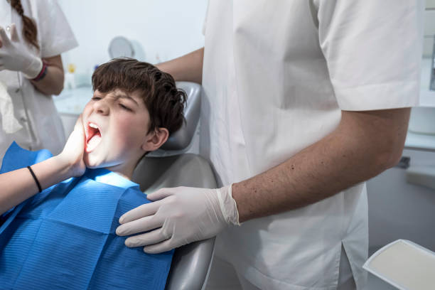 Best Weekend Emergency Dental Services in Edinburg, IL